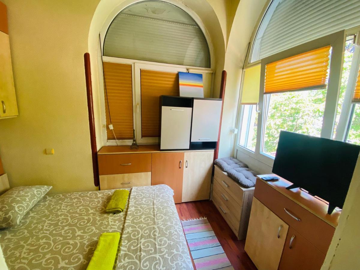 Central 2 Bedrooms Apartment براشوف المظهر الخارجي الصورة